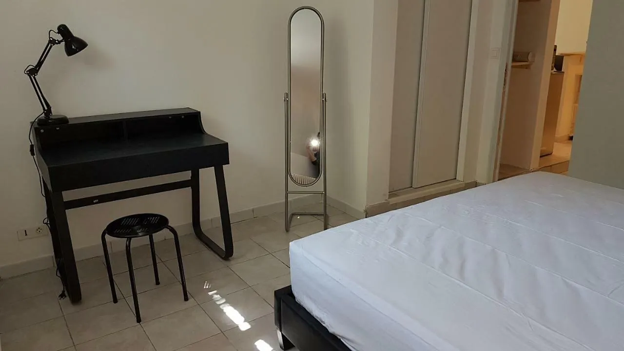 Ombre Et Lumiere Apartment Cahors 0*,  France